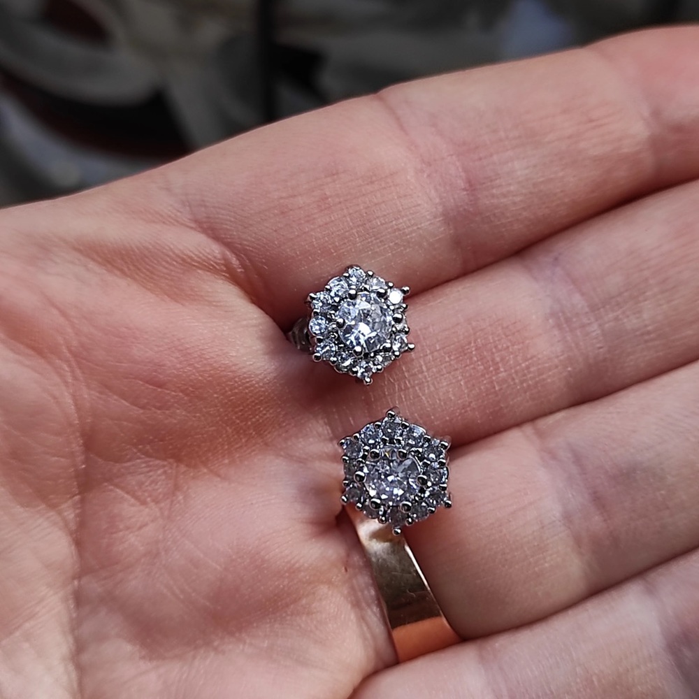 925 Sterling Silver Diamond Stud Earrings - Picture 1 of 3